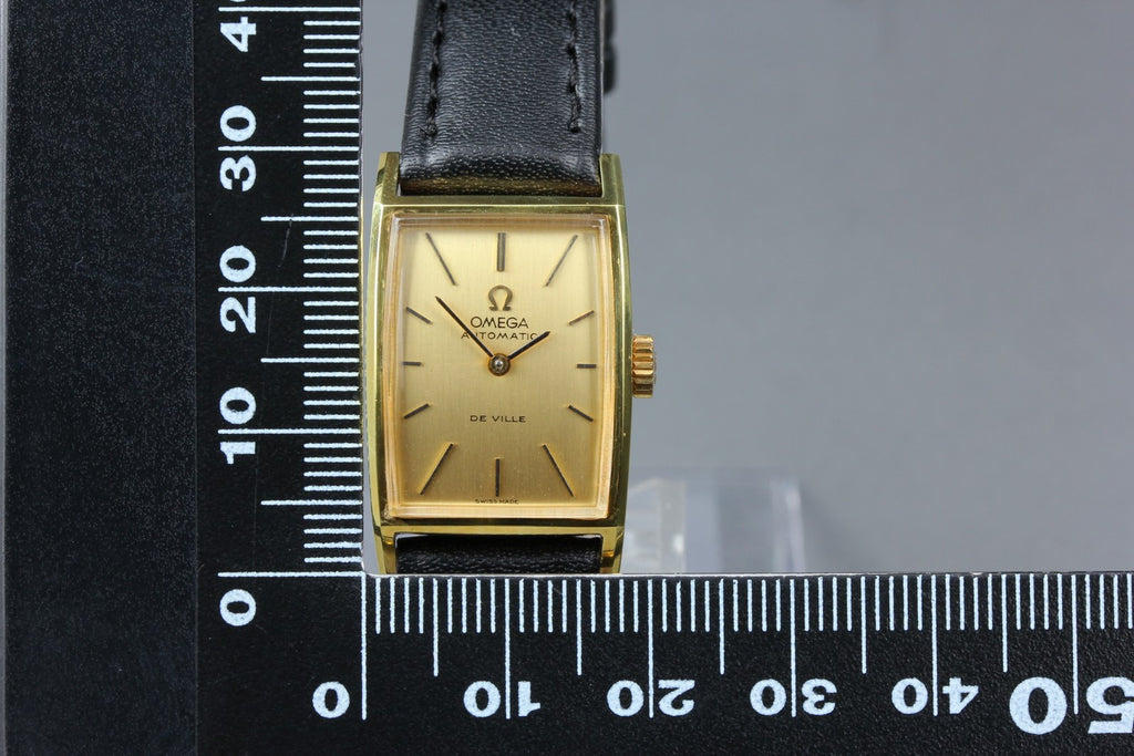 1969 Near MINT OMEGA De Ville 19mm 551.024 Automatic Gold Dial Women's Vintage