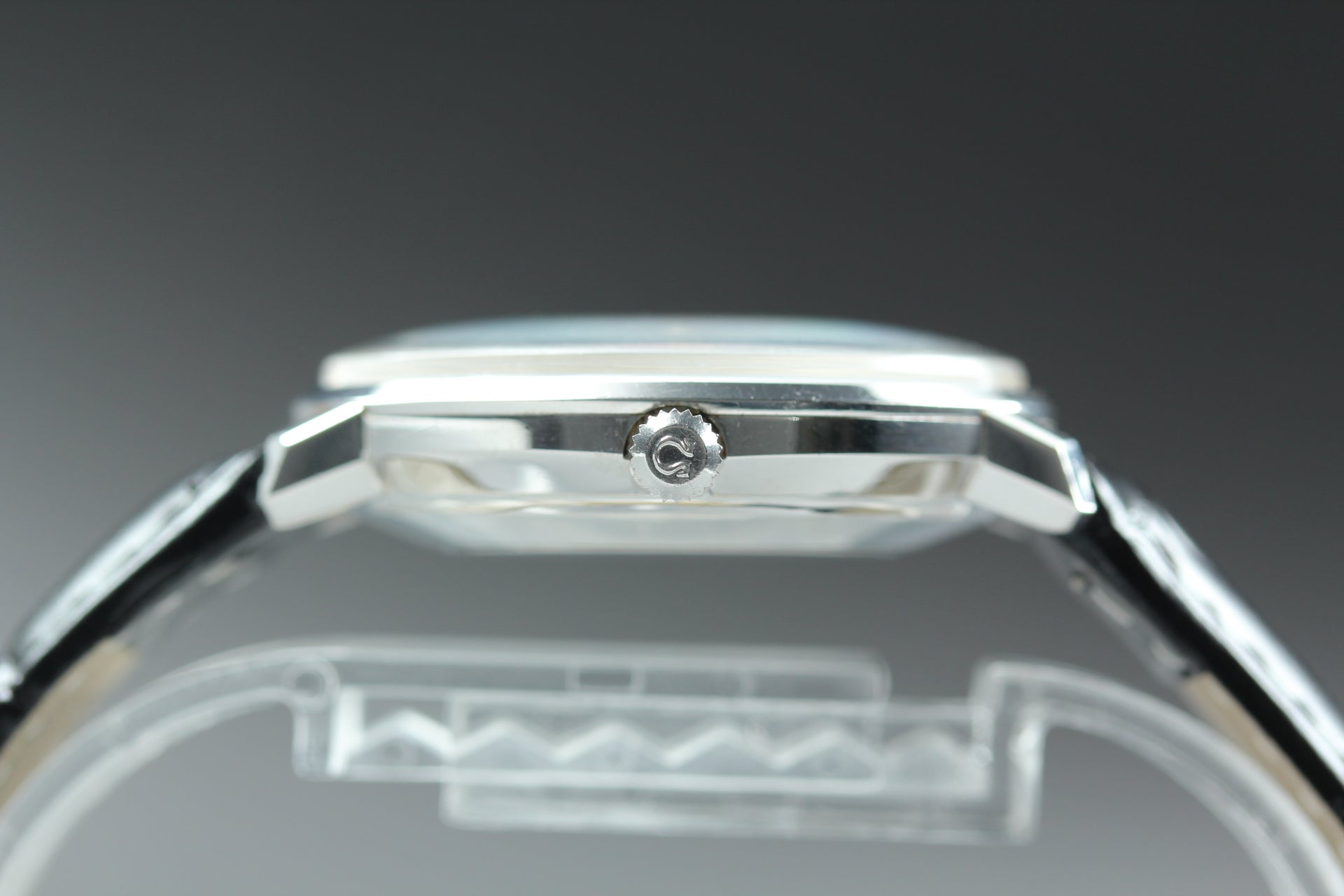 Near MINT OMEGA De Ville 35mm 166.033 Automatic Silver Dial Men's Watch Vintage