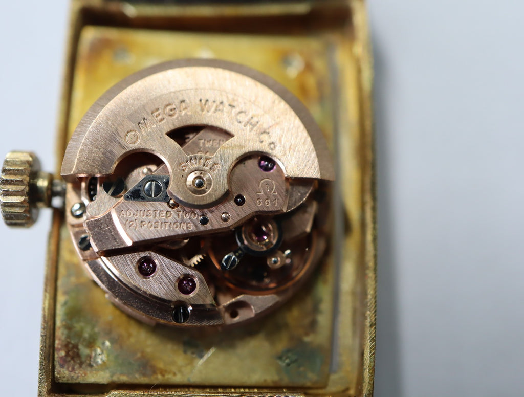 1969 Near MINT OMEGA De Ville 19mm 551.024 Automatic Gold Dial Women's Vintage
