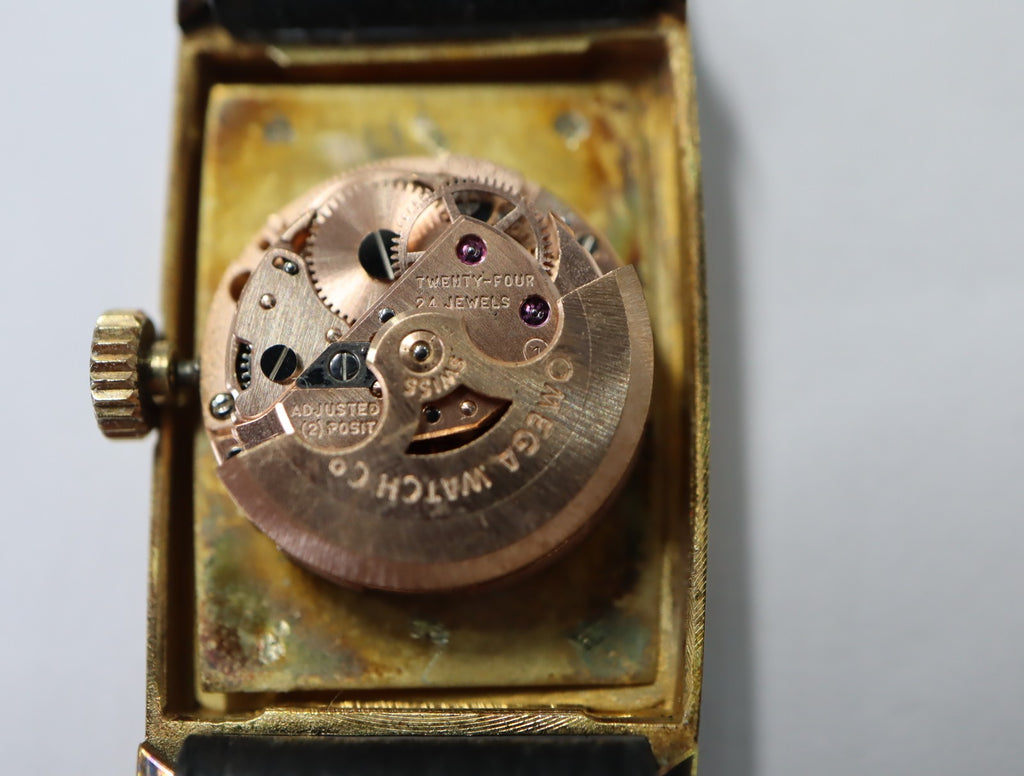 1969 Near MINT OMEGA De Ville 19mm 551.024 Automatic Gold Dial Women's Vintage