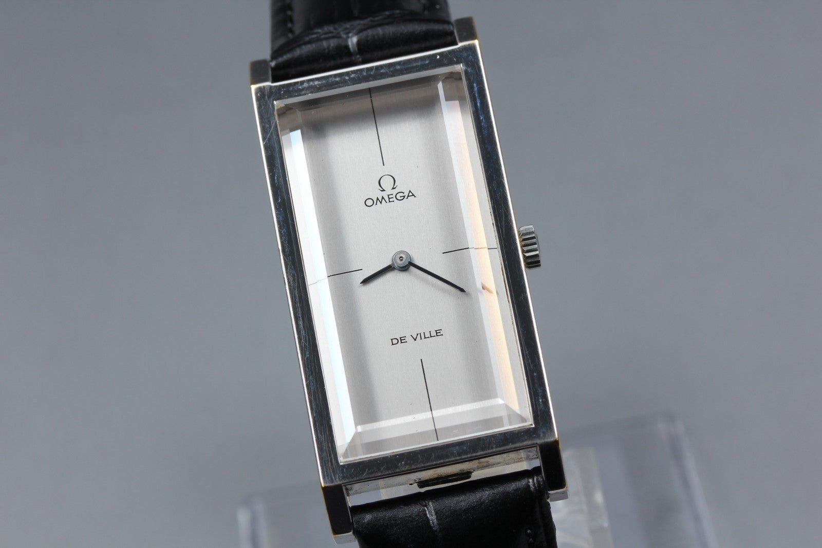 1971 Near MINT OMEGA De Ville Andrew Grima 21mm 511.0377 Manual Silver Unisex