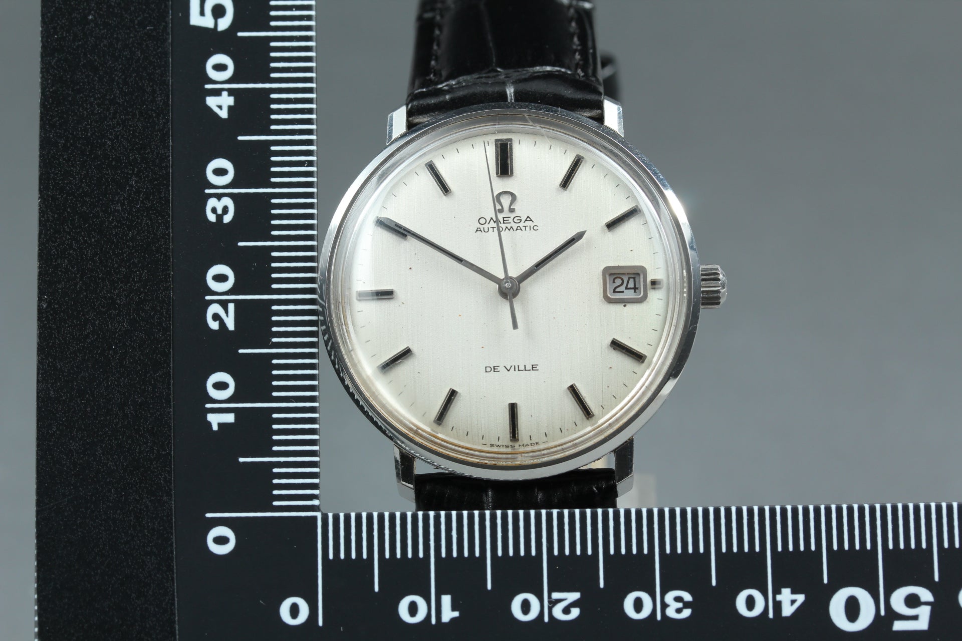 Near MINT OMEGA De Ville 35mm 166.033 Automatic Silver Dial Men's Watch Vintage