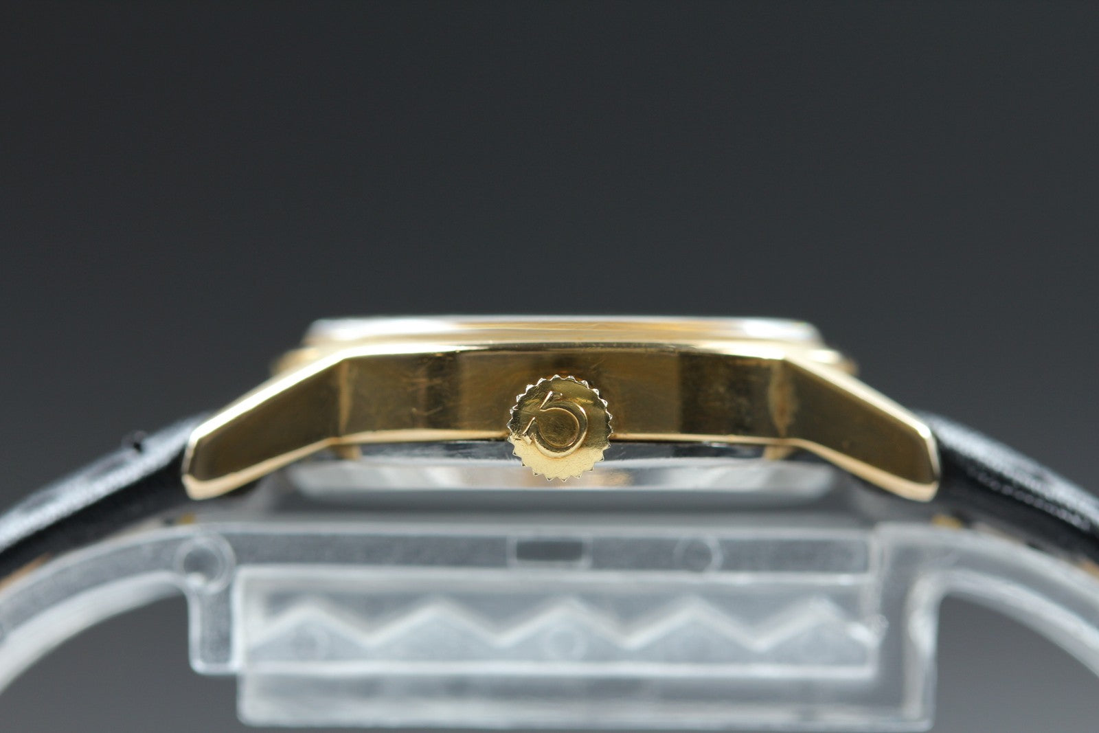 1978 Near MINT/Box OMEGA De Ville 24mm 511.0508 Manual Gold Dial Women's Vintage