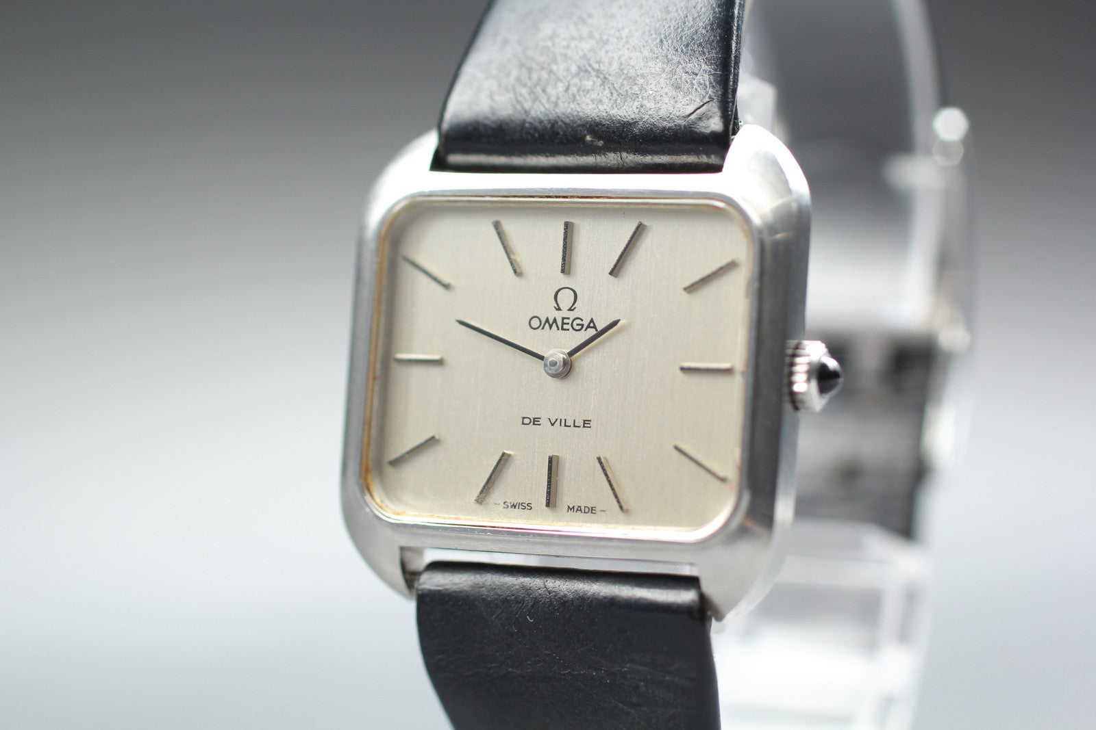 1976 MINT OMEGA De Ville 28mm 511.0504 Manual Silver Dial Women's Watch Vintage