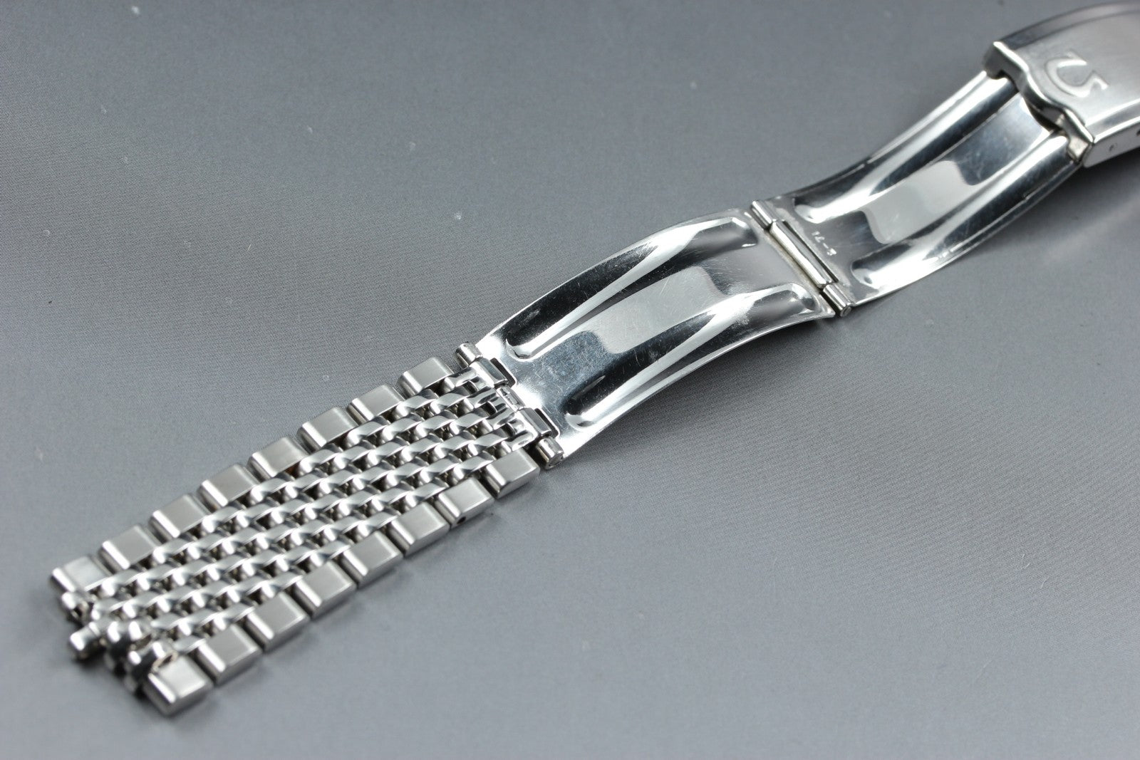 Near MINT OMEGA Beads of Rice Bracelet FF609/1037 18mm Silver Men's Vintage