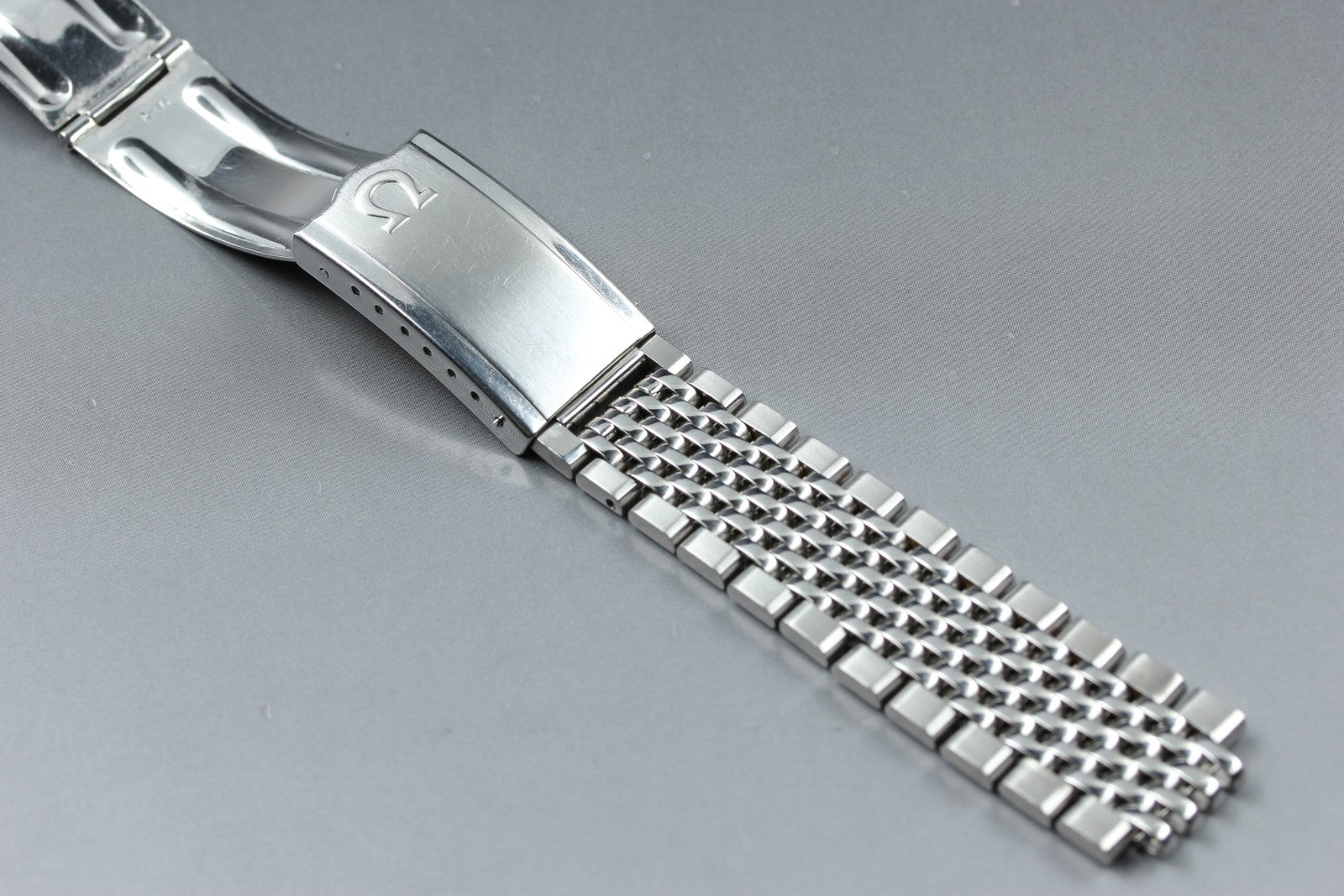 Near MINT OMEGA Beads of Rice Bracelet FF609/1037 18mm Silver Men's Vintage