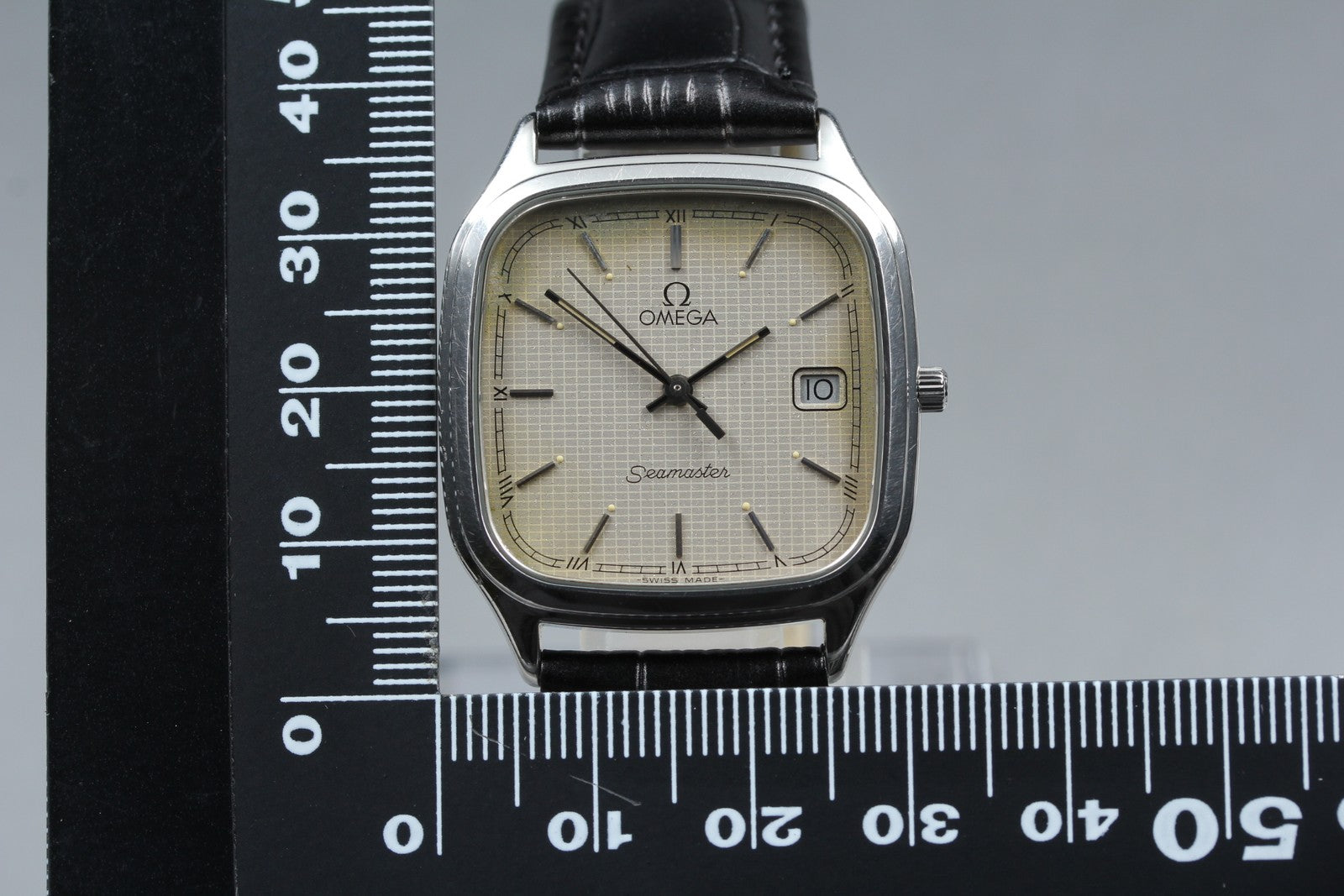 1980s OMEGA Seamaster 31mm 196.0311 Quartz Silver Roman Dial Men's Vintage Exc+5