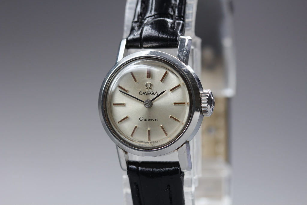 1963 Near MINT OMEGA Seamaster Geneve 19mm 515.003 Manual Silver Women's Vintage