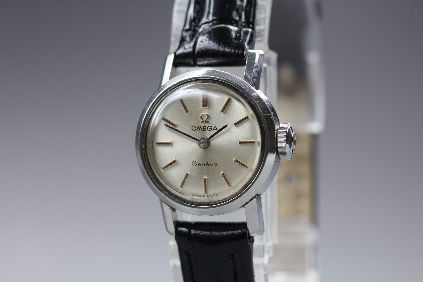 1963 Near MINT OMEGA Seamaster Geneve 19mm 515.003 Manual Silver Women's Vintage