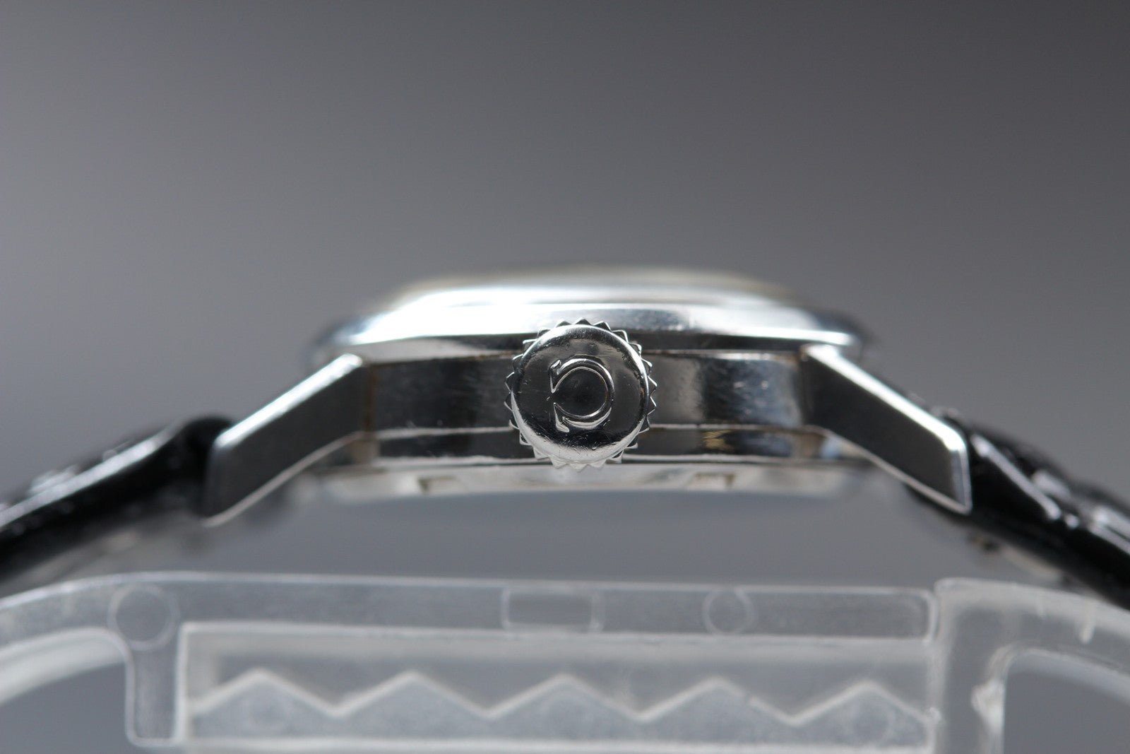 1963 Near MINT OMEGA Seamaster Geneve 19mm 515.003 Manual Silver Women's Vintage