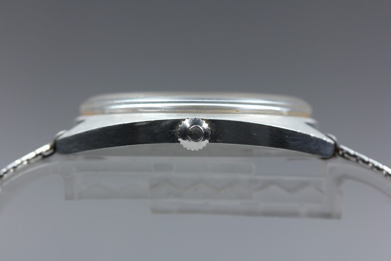 1960s Near MINT OMEGA Seamaster COSMIC 35mm 136.017 Manual Silver Men's Vintage