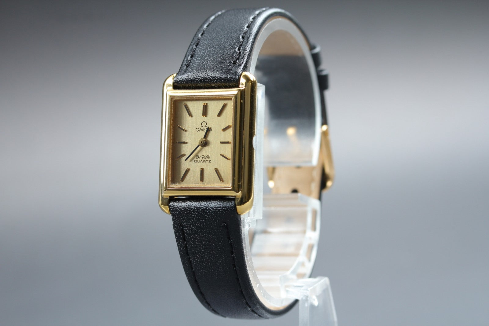1981 Near MINT OMEGA De Ville 20mm 591.0029 Quartz Gold Dial Tank Women Vintage