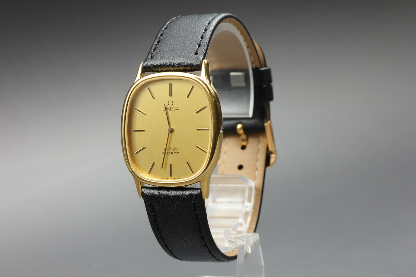 1984 Near MINT OMEGA De Ville 30mm 191.0132.1 Quartz Gold Dial Men's Vintage