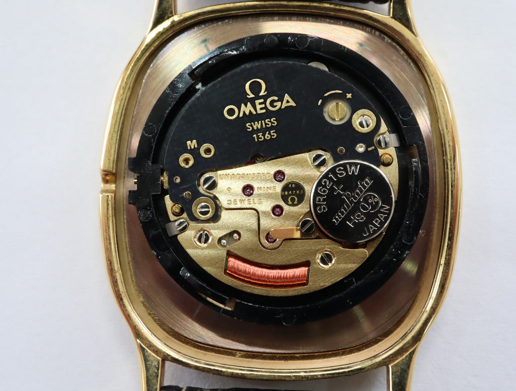 1984 Near MINT OMEGA De Ville 30mm 191.0132.1 Quartz Gold Dial Men's Vintage