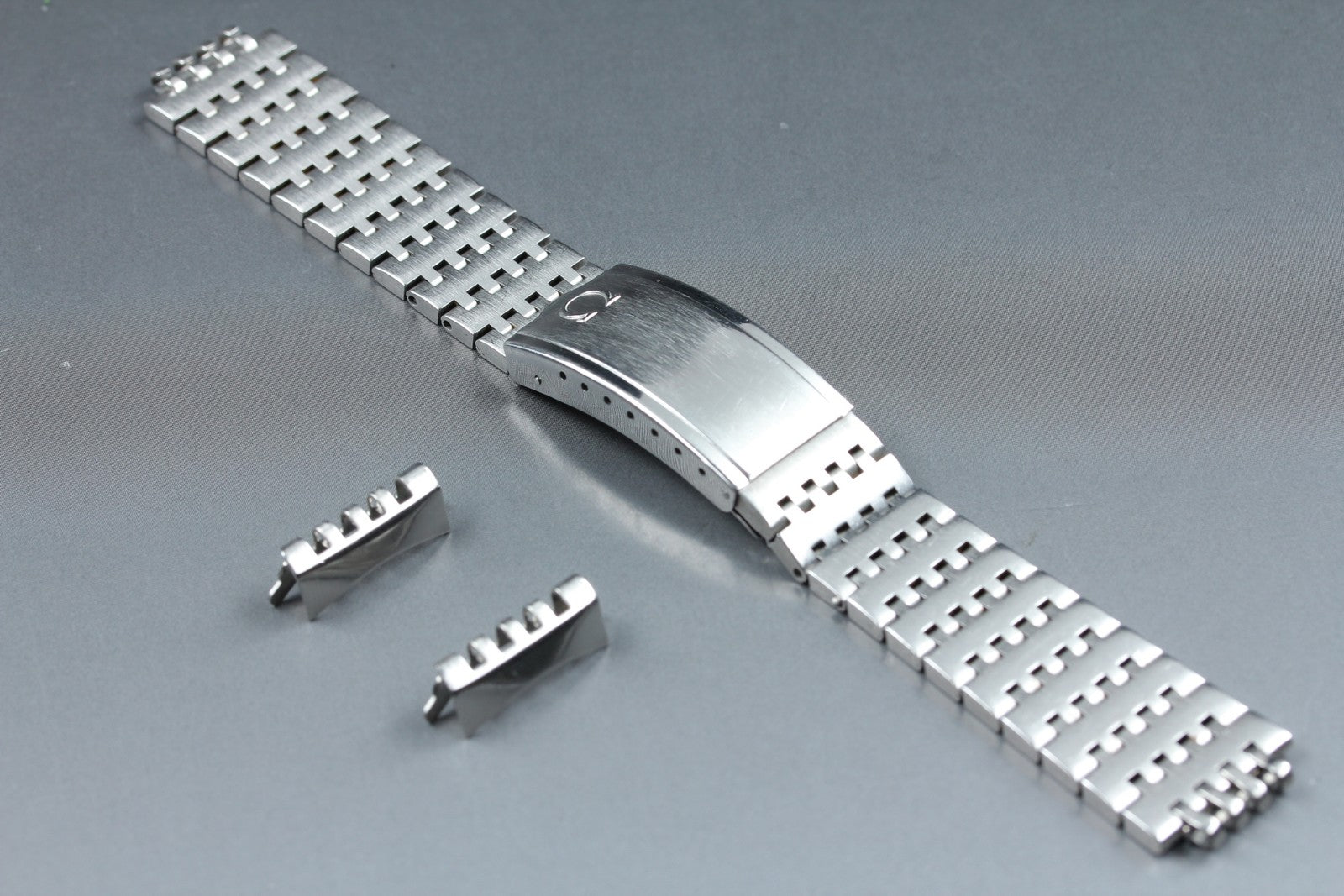 Near MINT OMEGA Bracelet FF725/1193 18mm Stainless Steel Silver Men's Vintage