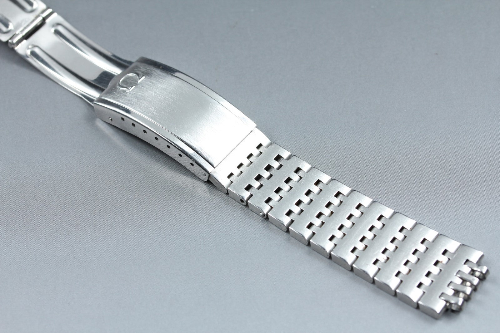 Near MINT OMEGA Bracelet FF725/1193 18mm Stainless Steel Silver Men's Vintage