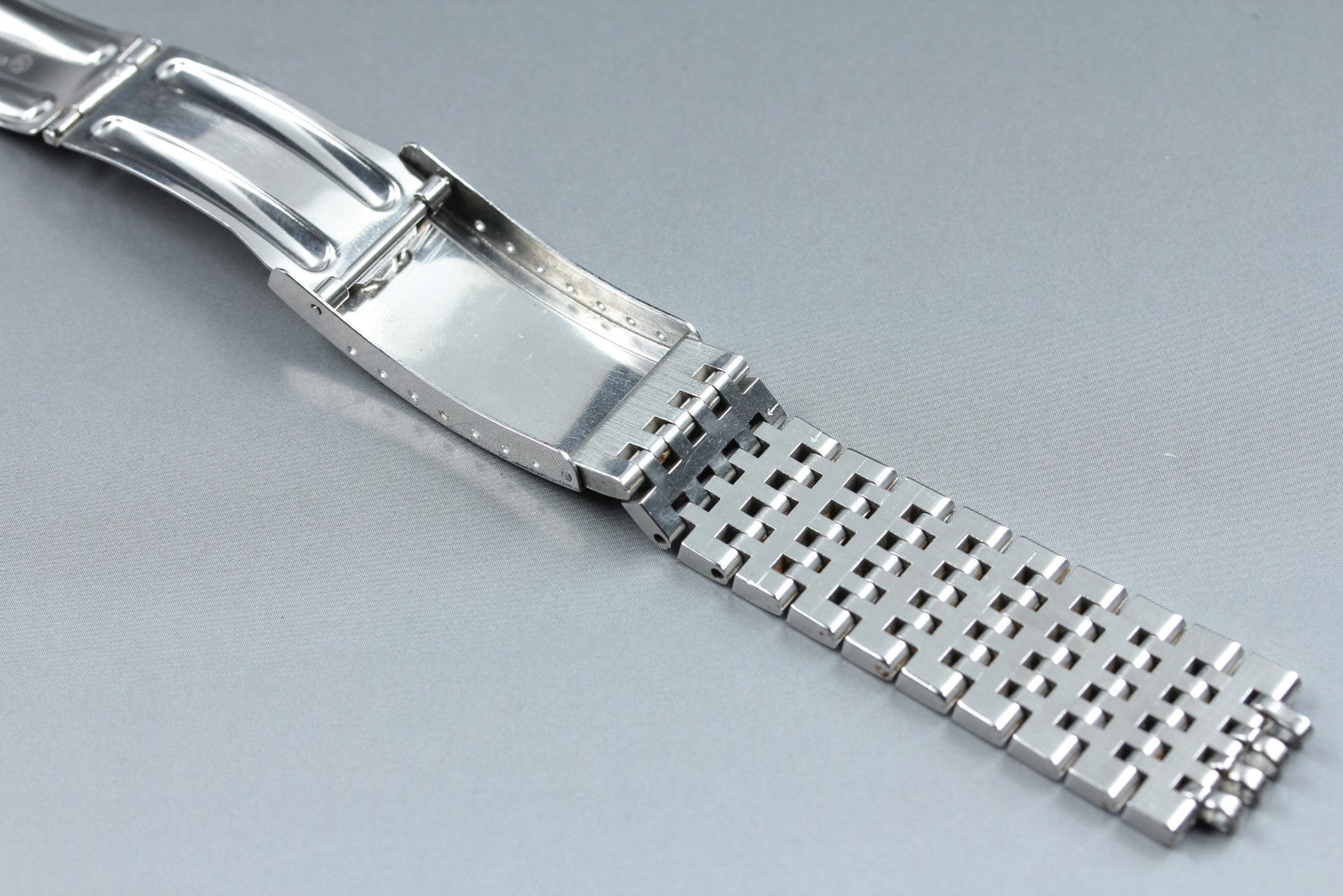 Near MINT OMEGA Bracelet FF725/1193 18mm Stainless Steel Silver Men's Vintage