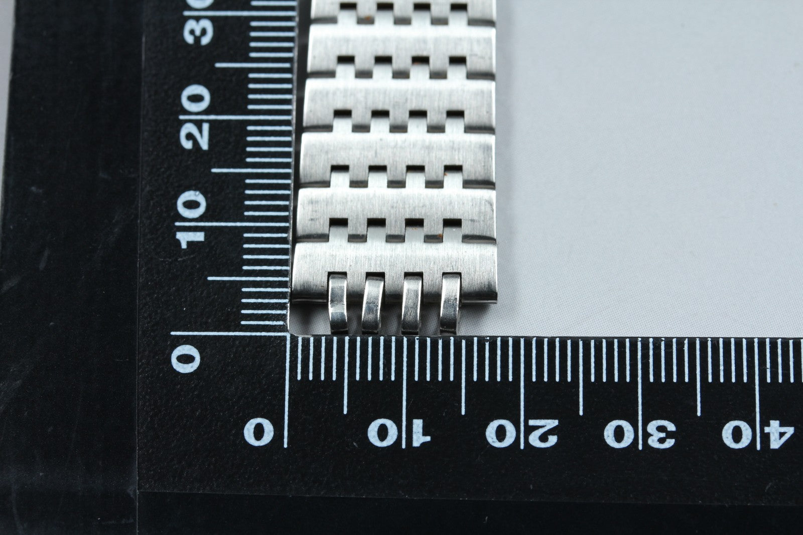 Near MINT OMEGA Bracelet FF725/1193 18mm Stainless Steel Silver Men's Vintage