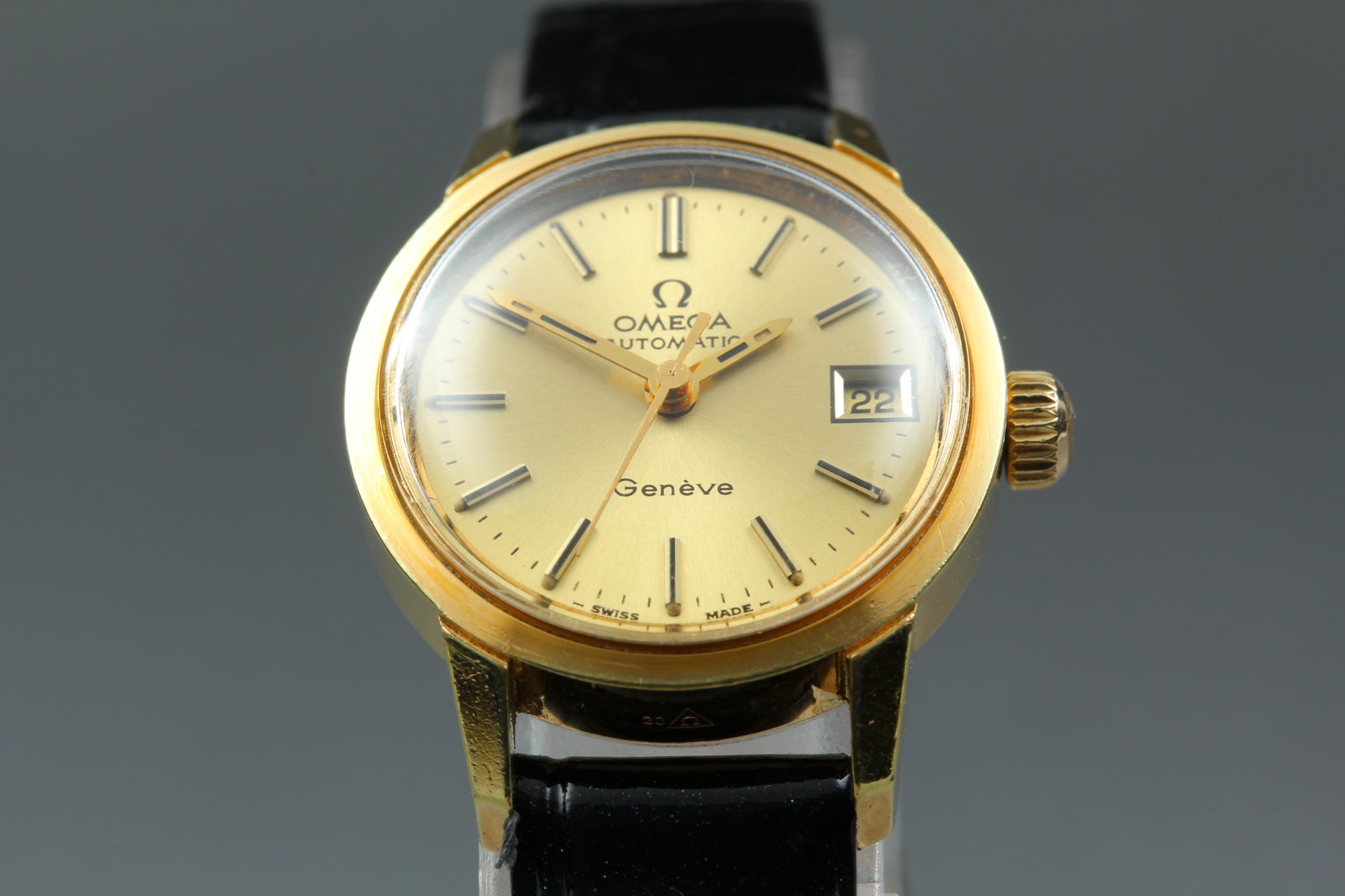 1972 Near MINT OMEGA Geneve 22mm 566.045 Automatic Gold Dial Women's Vintage