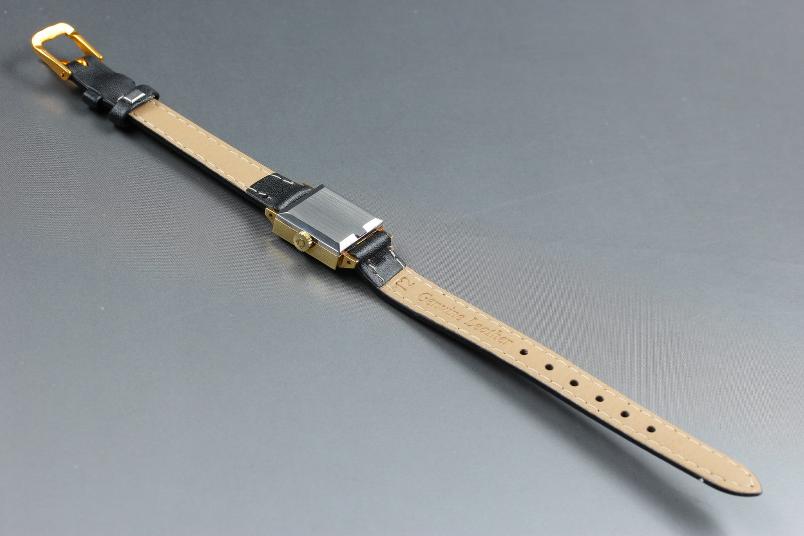 1969 Near MINT OMEGA Geneve 17mm 511.321 Manual Champagne Dial Women's Vintage