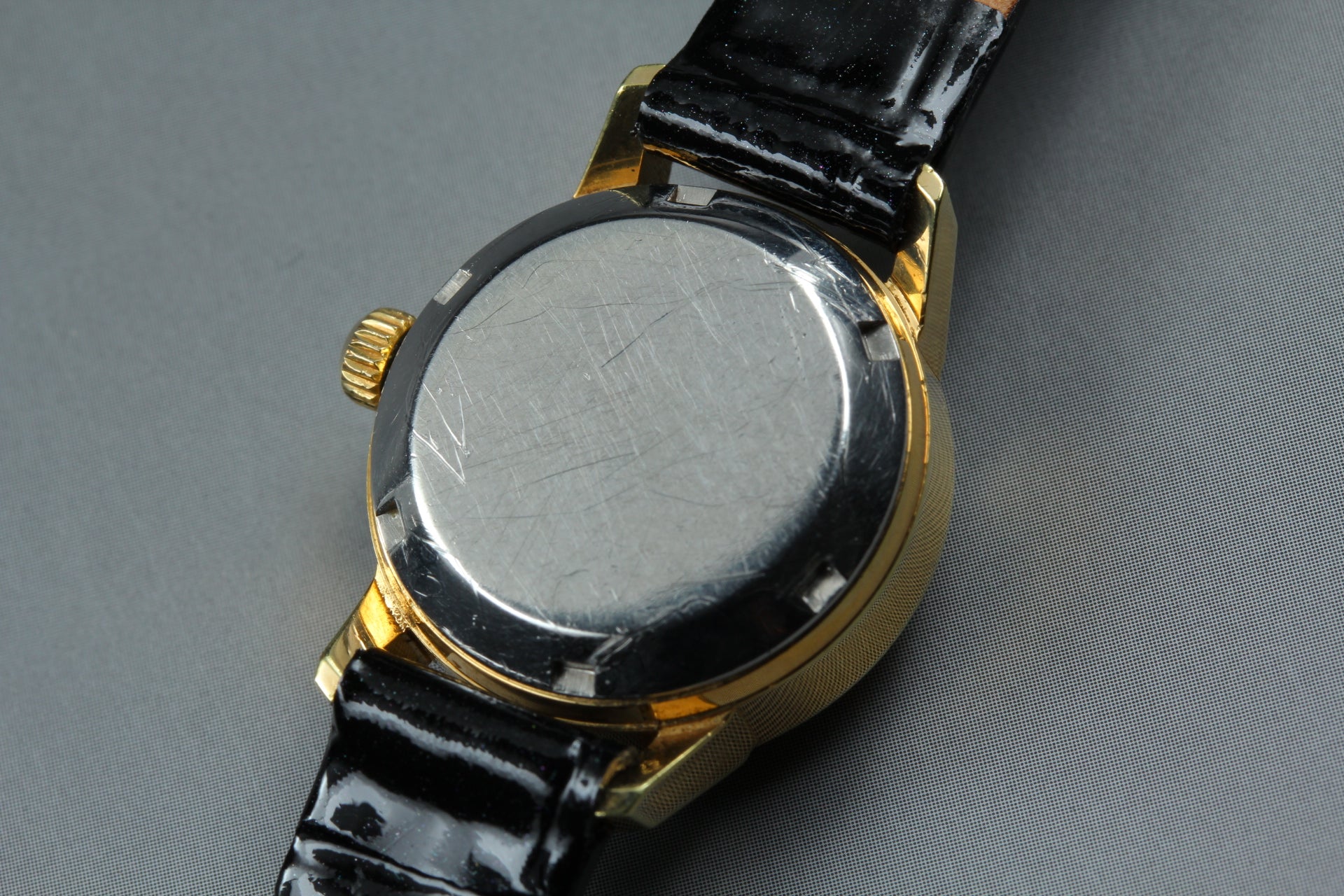 1972 Near MINT OMEGA Geneve 22mm 566.045 Automatic Gold Dial Women's Vintage