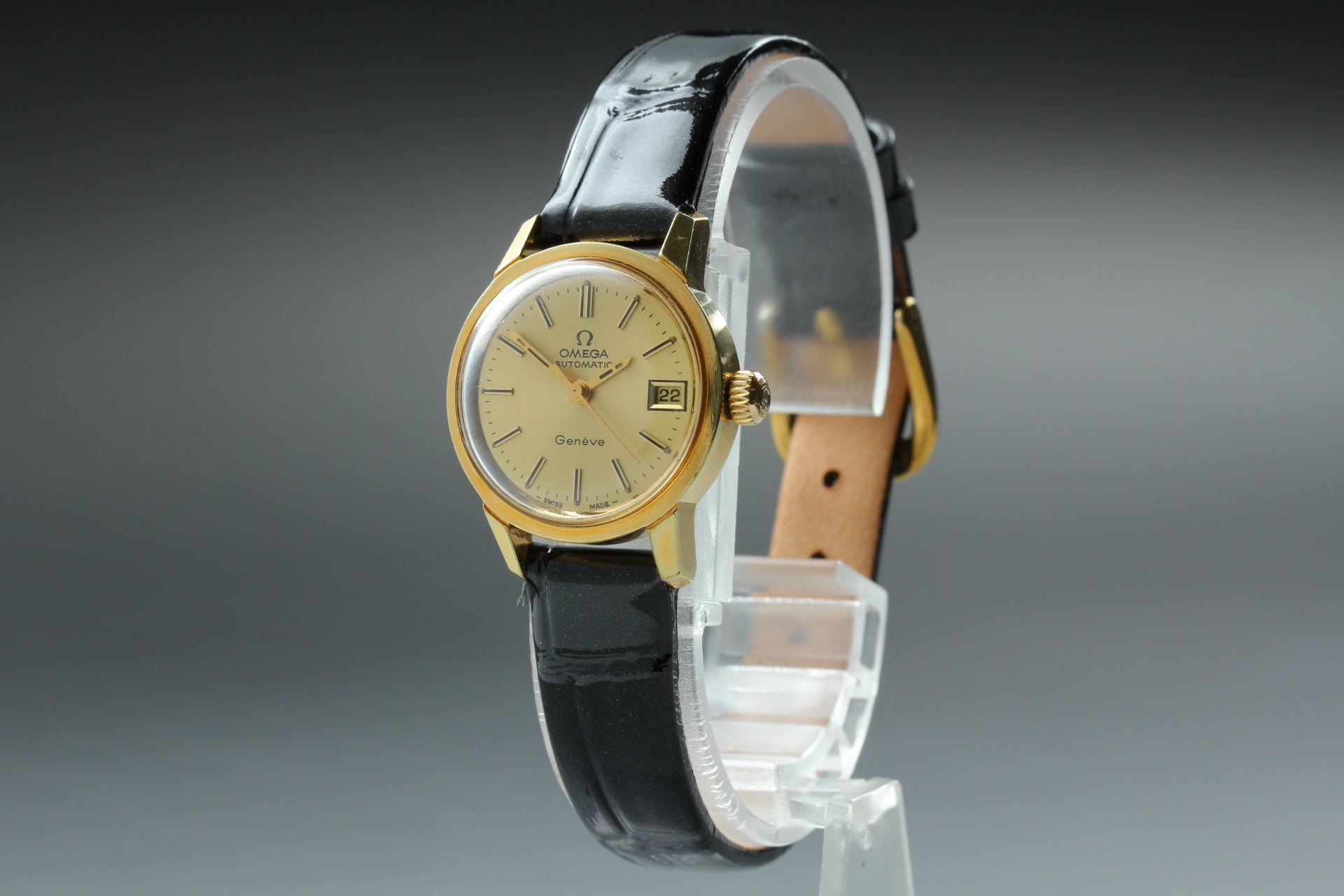 1972 Near MINT OMEGA Geneve 22mm 566.045 Automatic Gold Dial Women's Vintage