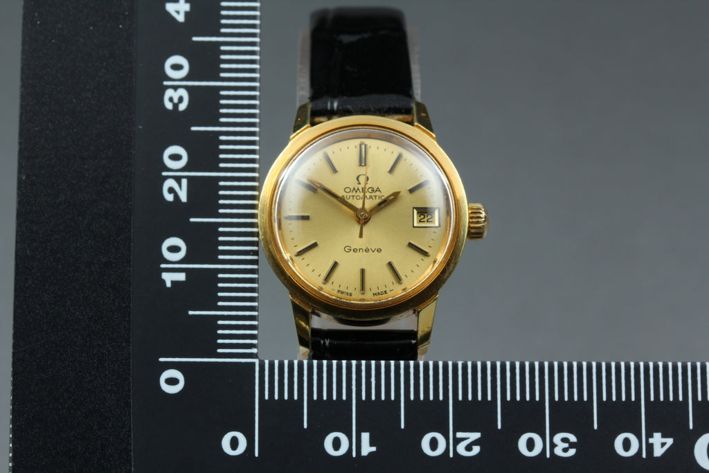 1972 Near MINT OMEGA Geneve 22mm 566.045 Automatic Gold Dial Women's Vintage