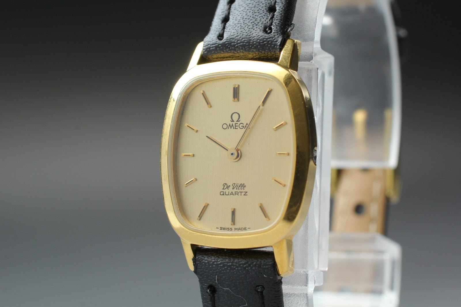 1982 Near MINT OMEGA De Ville 19mm 591.0191 Quartz Gold Dial Women's Vintage