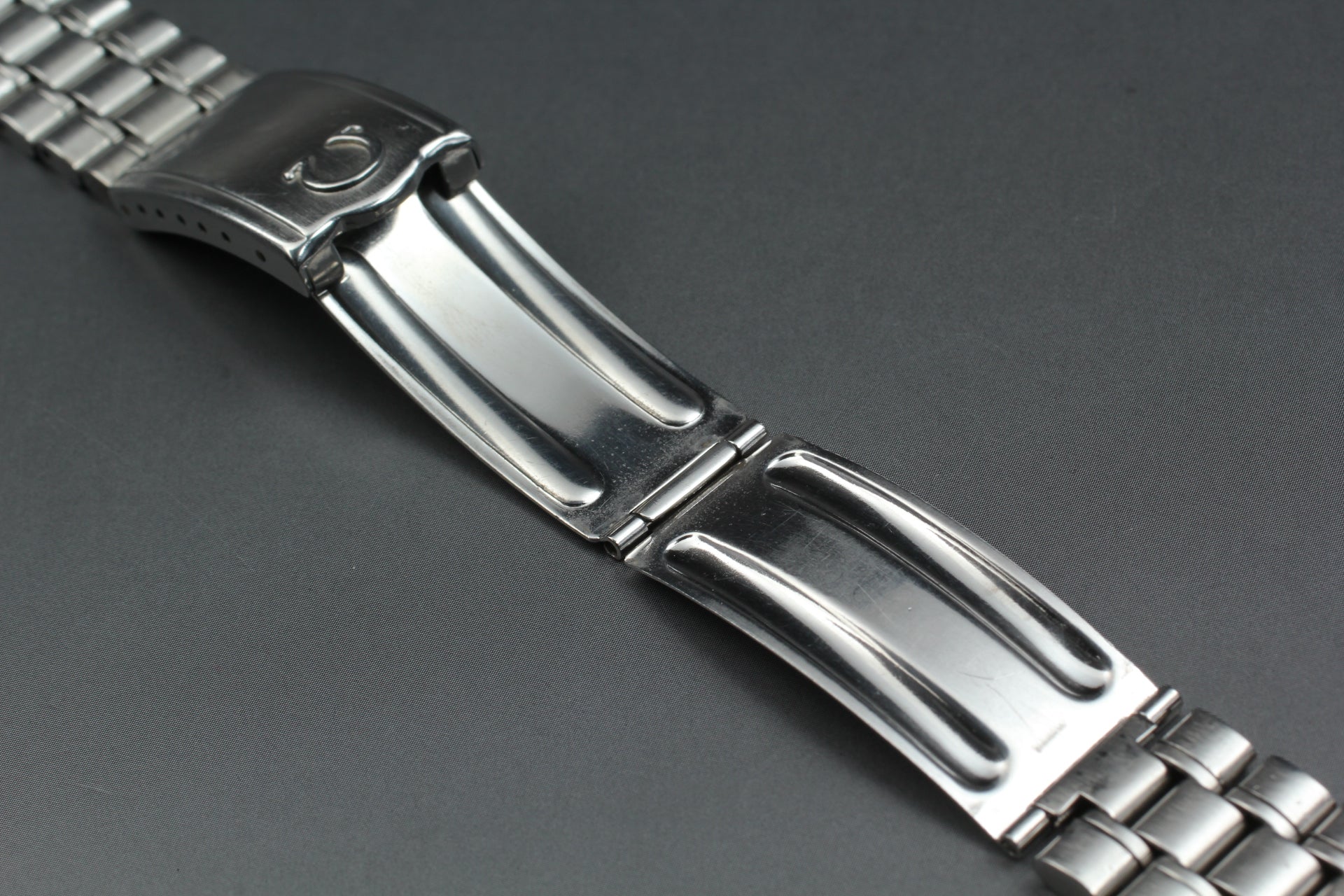 Near MINT OMEGA Bracelet 19mm FF526/1098 Stainless steel Silver Men's Vintage