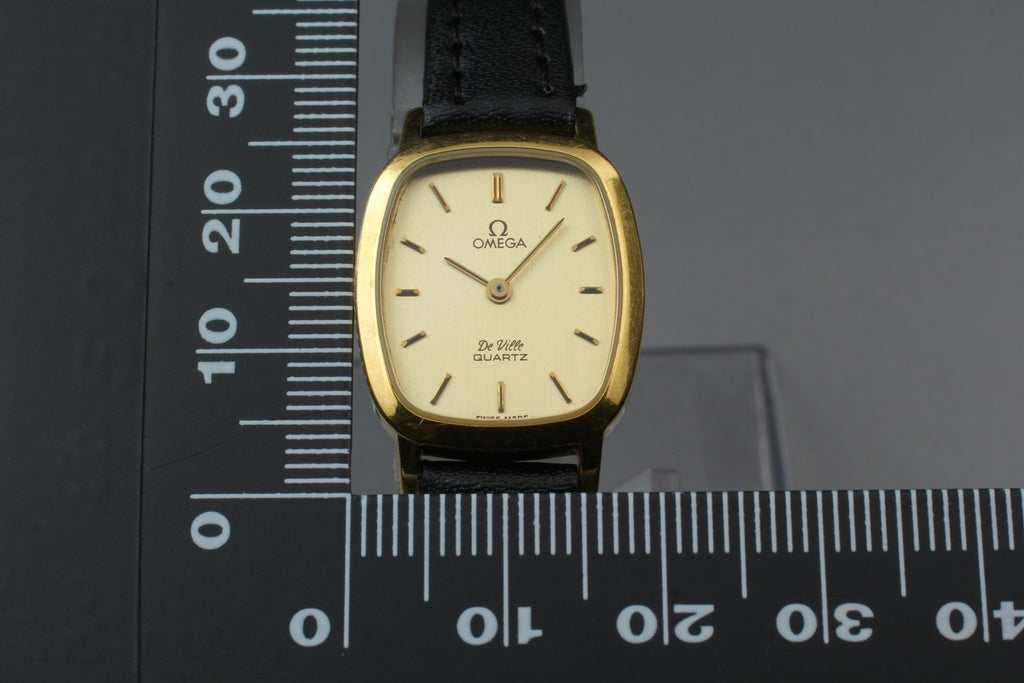 1982 Near MINT OMEGA De Ville 19mm 591.0191 Quartz Gold Dial Women's Vintage