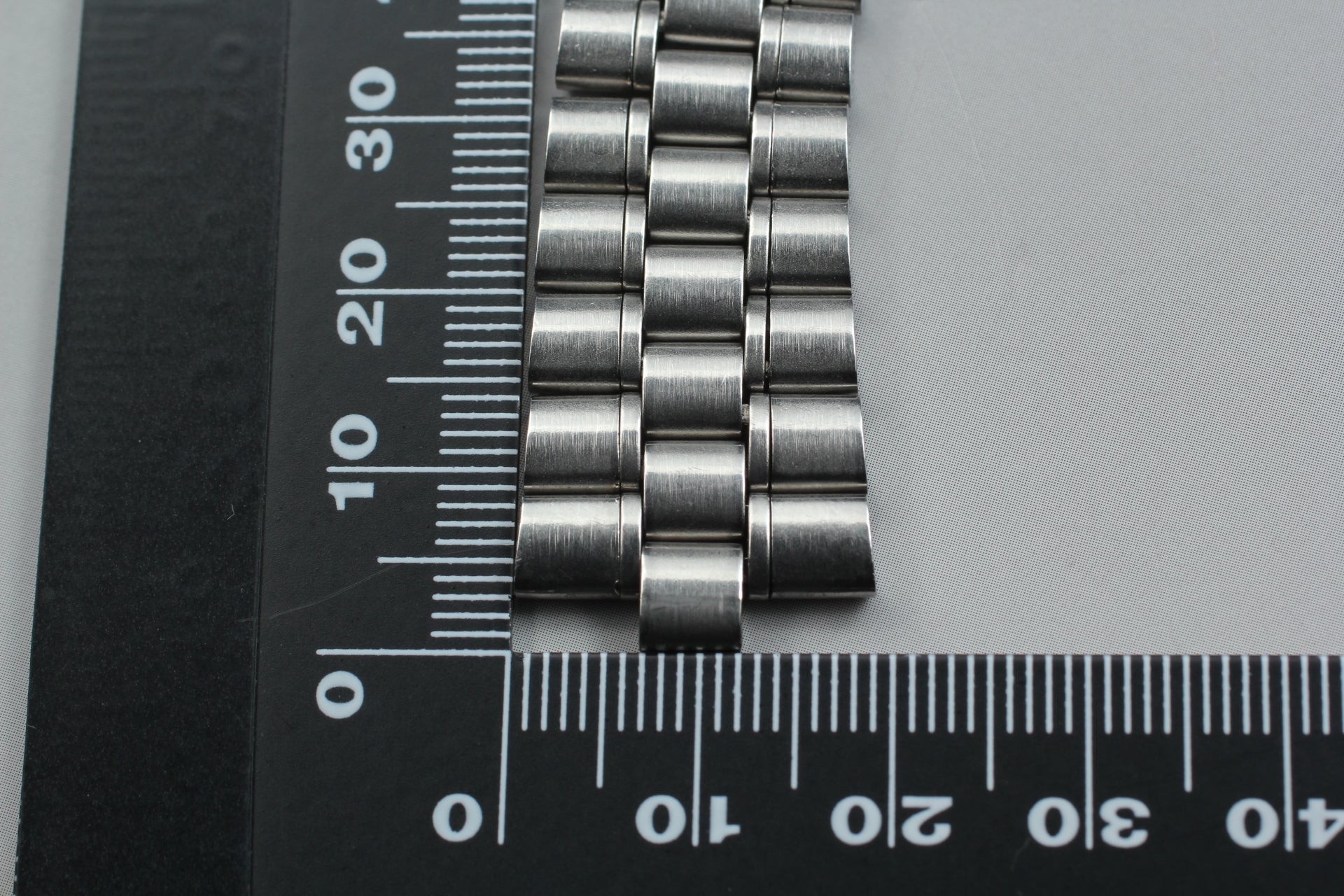 Near MINT OMEGA Bracelet 19mm FF526/1098 Stainless steel Silver Men's Vintage