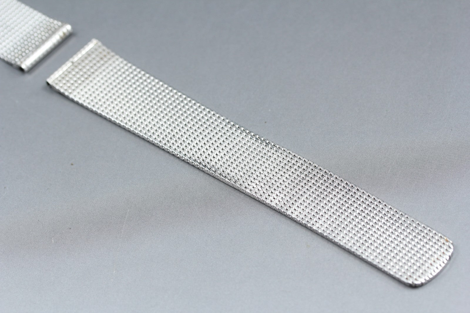 Near MINT OMEGA Milanese/Mesh Band 18mm 2038 Stainless Steel Silver Men Vintage