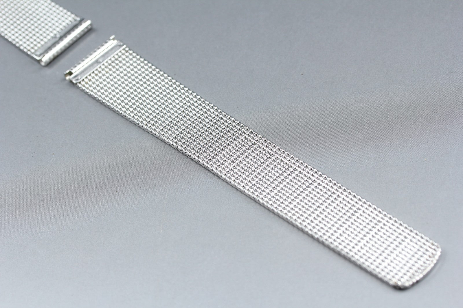 Near MINT OMEGA Milanese/Mesh Band 18mm 2038 Stainless Steel Silver Men Vintage