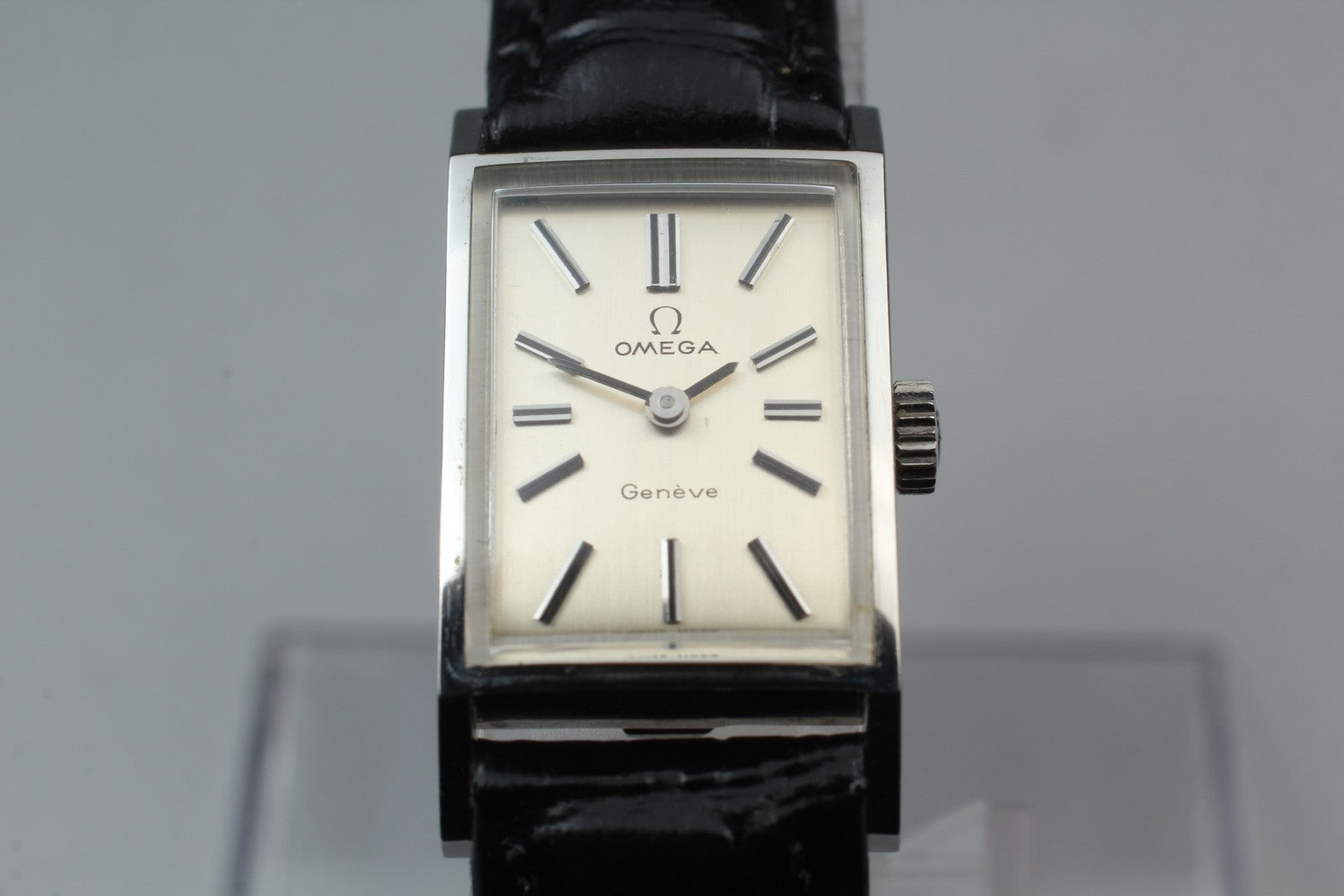 1970 MINT OMEGA Geneve 15mm 511.357 Manual Winding Silver Dial Women's Vintage
