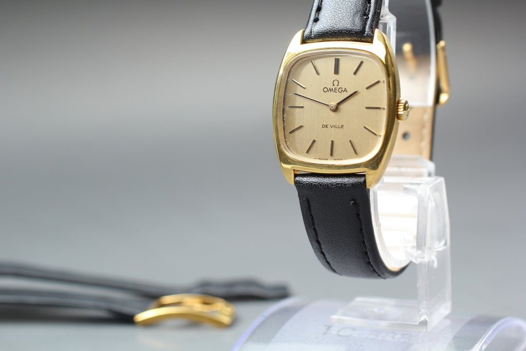 1978 Near MINT OMEGA De Ville 25mm 511.0531 Manual Gold Dial Women's Vintage