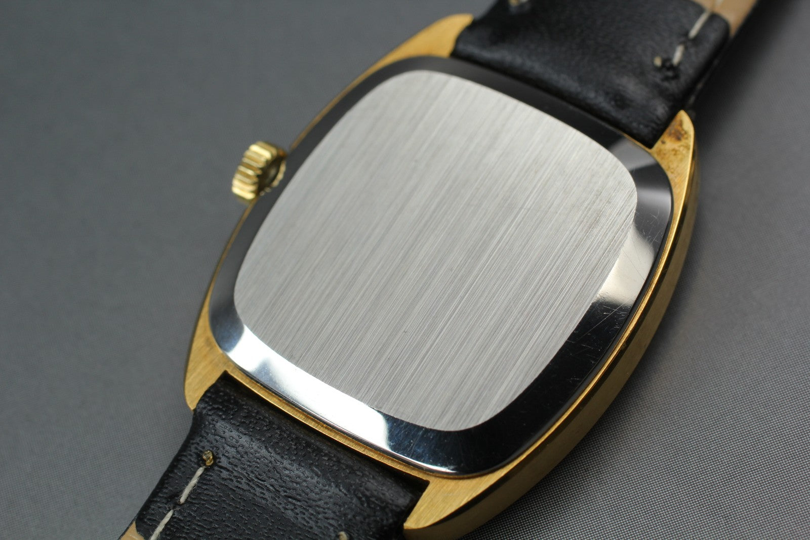 1978 Near MINT OMEGA De Ville 25mm 511.0531 Manual Gold Dial Women's Vintage