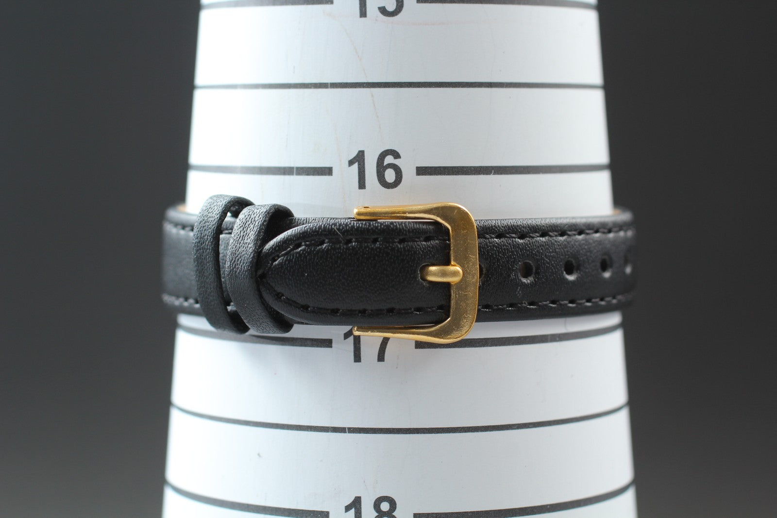 1978 Near MINT OMEGA De Ville 25mm 511.0531 Manual Gold Dial Women's Vintage