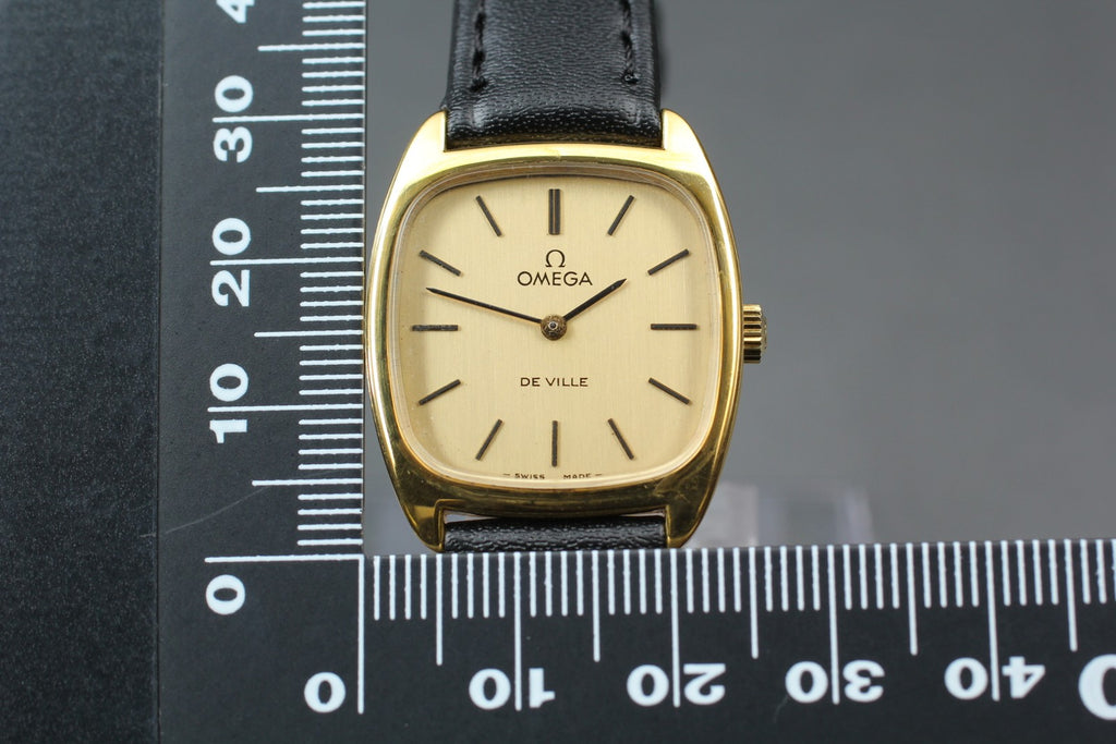 1978 Near MINT OMEGA De Ville 25mm 511.0531 Manual Gold Dial Women's Vintage
