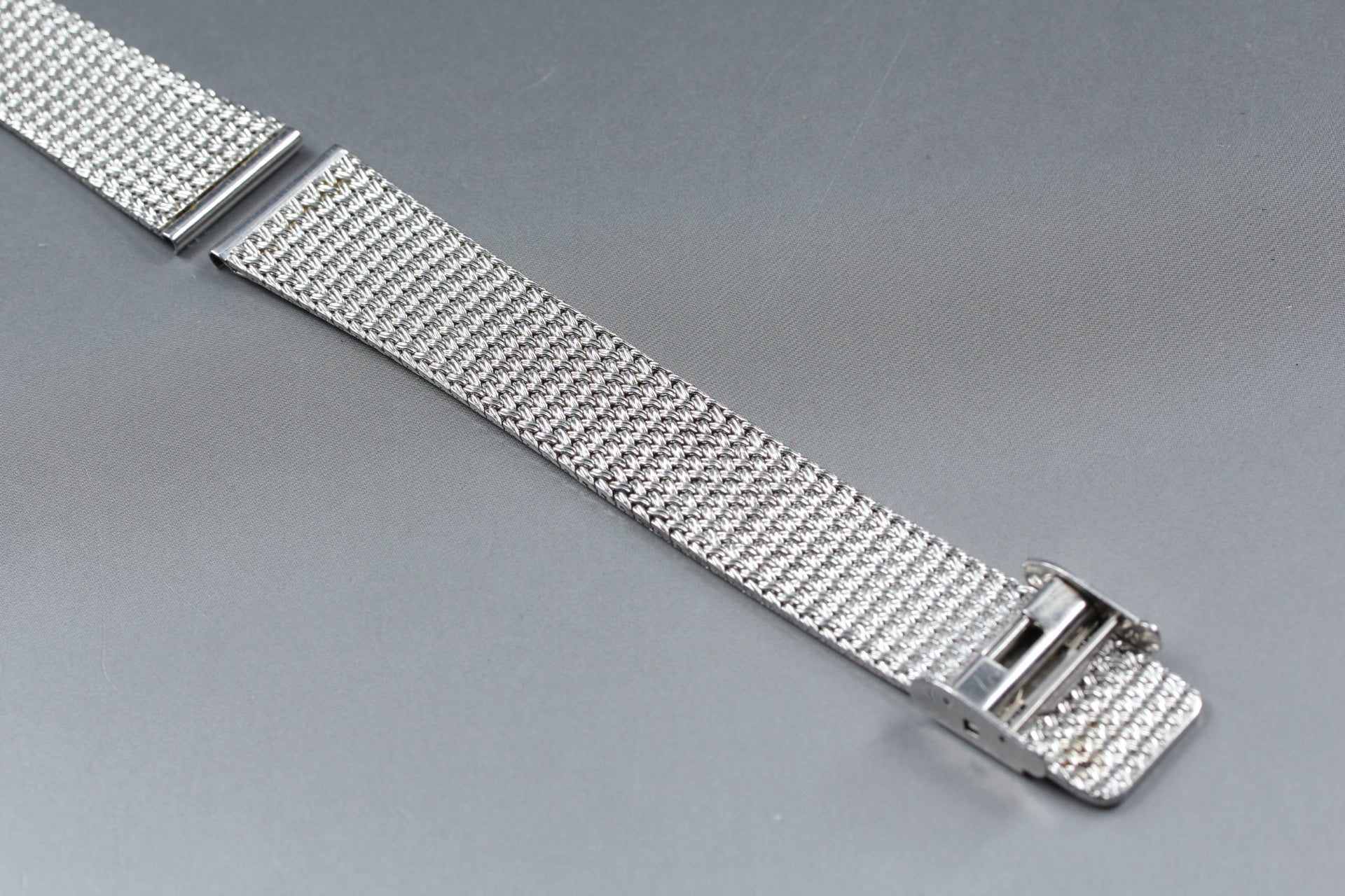 Near MINT OMEGA Milanese/Mesh Band 18mm Stainless Bracelet Silver Men's Vintage