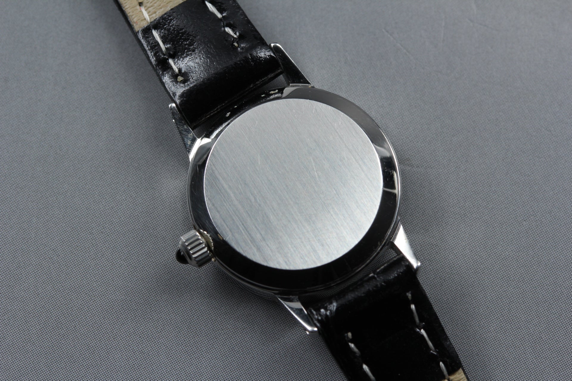 1977 Near MINT OMEGA De Ville 20mm 511.0371 Manual Silver Dial Women's Vintage