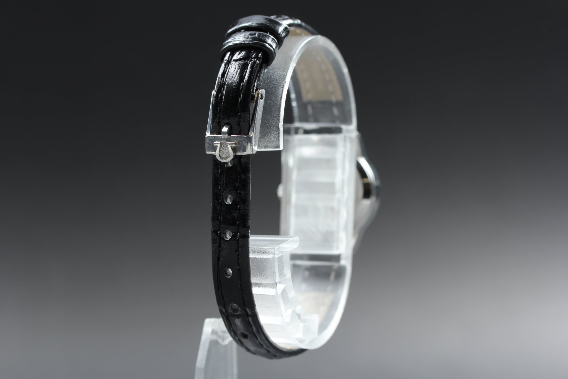 1977 Near MINT OMEGA De Ville 20mm 511.0371 Manual Silver Dial Women's Vintage