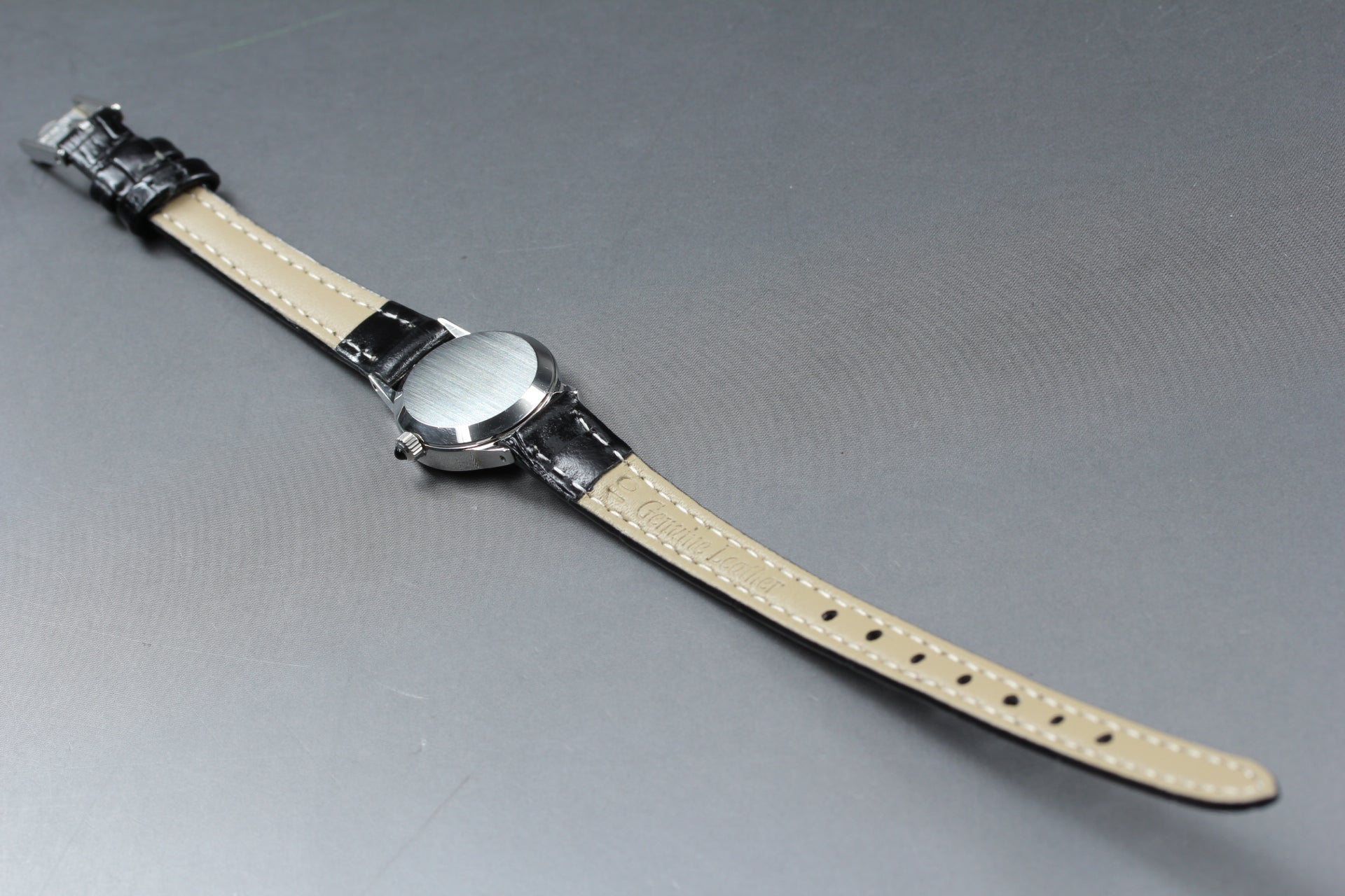 1977 Near MINT OMEGA De Ville 20mm 511.0371 Manual Silver Dial Women's Vintage