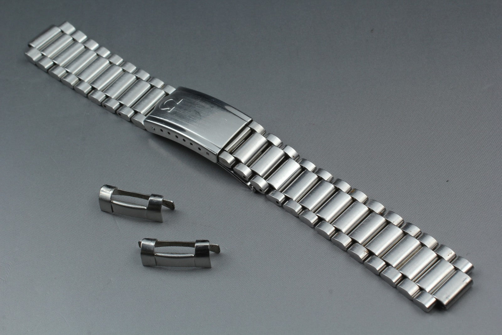 Near MINT OMEGA Bracelet FF110 18mm Stainless Steel Silver Men's Vintage