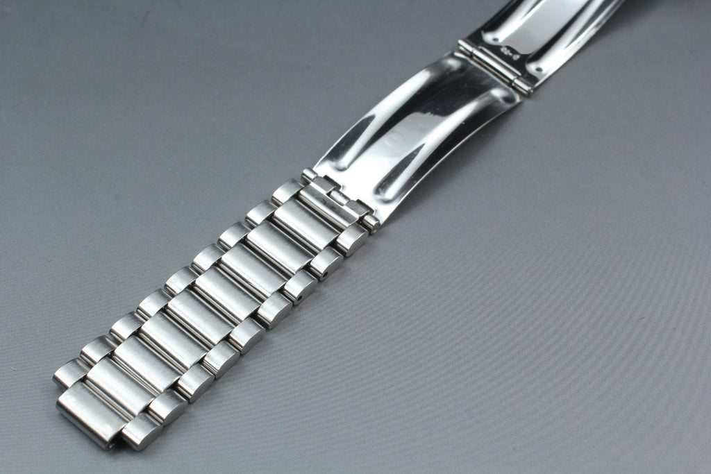 Near MINT OMEGA Bracelet FF110 18mm Stainless Steel Silver Men's Vintage