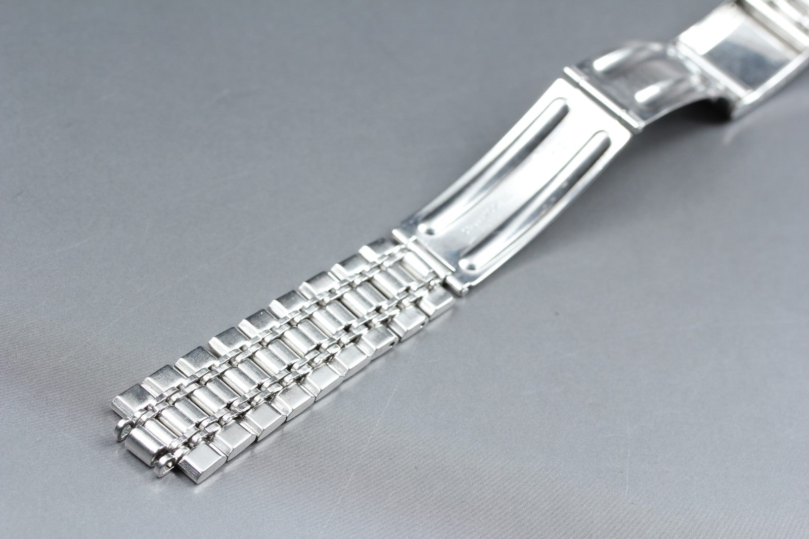 Near MINT OMEGA Bracelet FF041/2030 18mm Stainless Steel Silver Men's Vintage