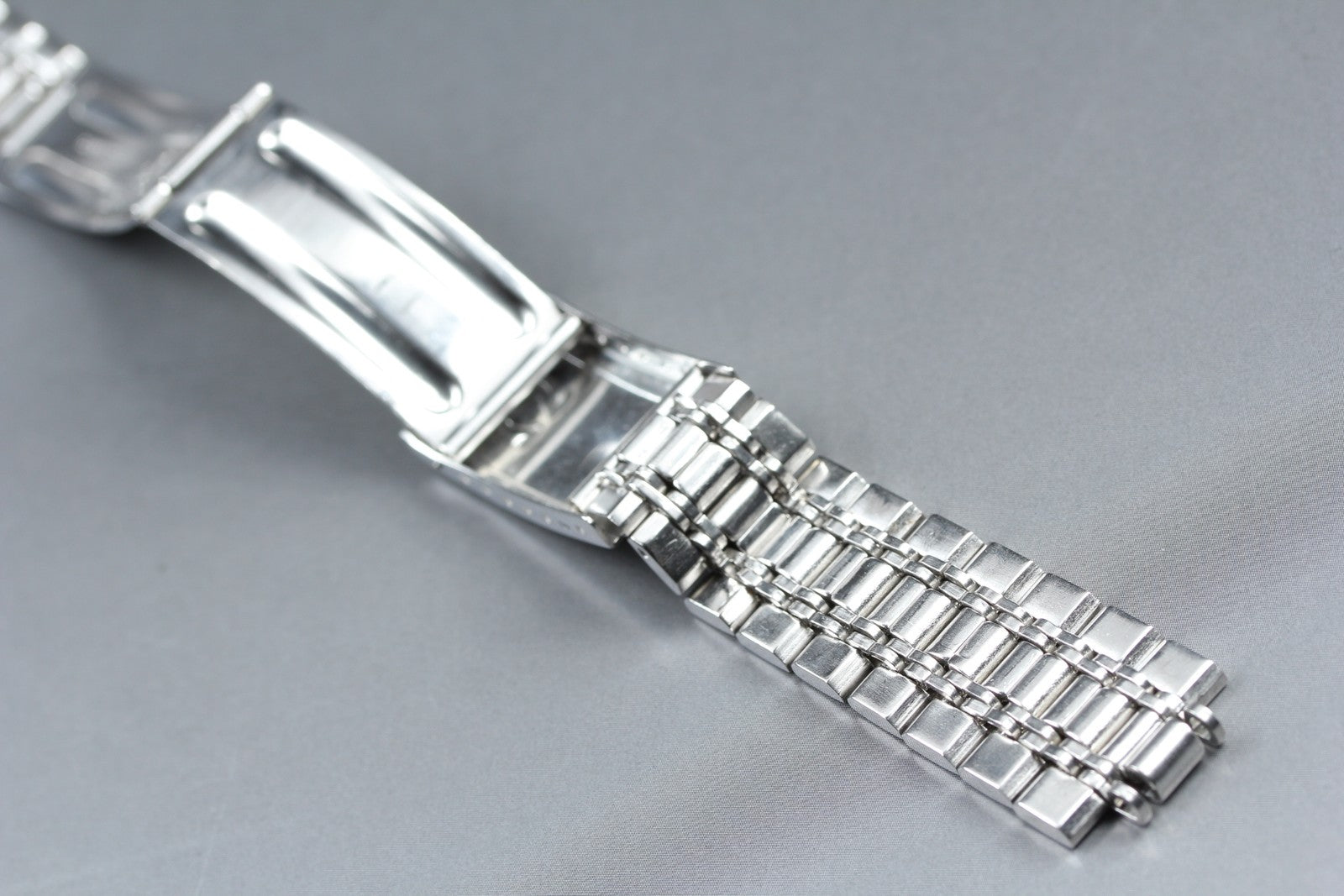 Near MINT OMEGA Bracelet FF041/2030 18mm Stainless Steel Silver Men's Vintage
