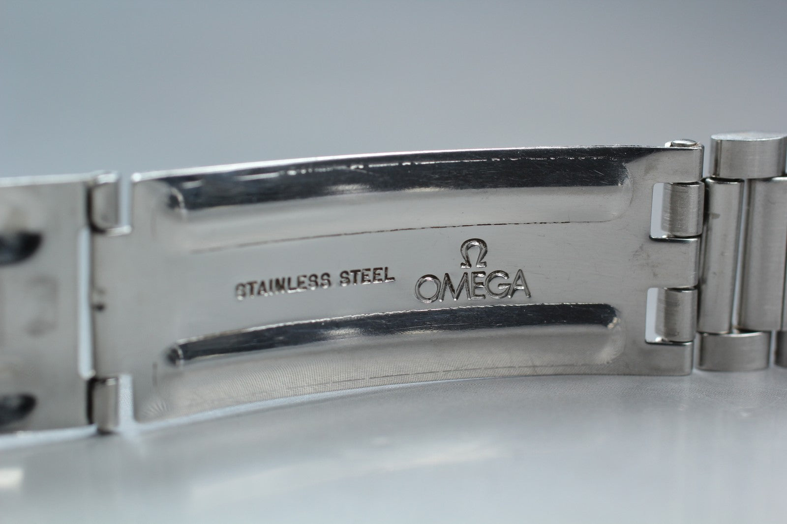 Near MINT OMEGA Bracelet FF110 18mm Stainless Steel Silver Men's Vintage