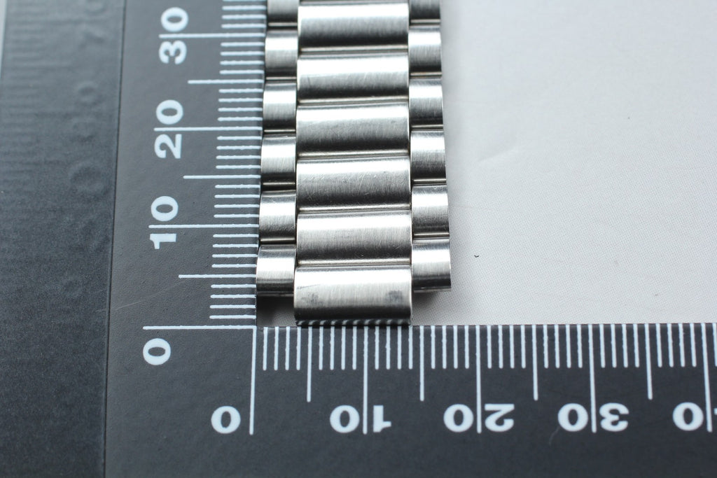 Near MINT OMEGA Bracelet FF110 18mm Stainless Steel Silver Men's Vintage