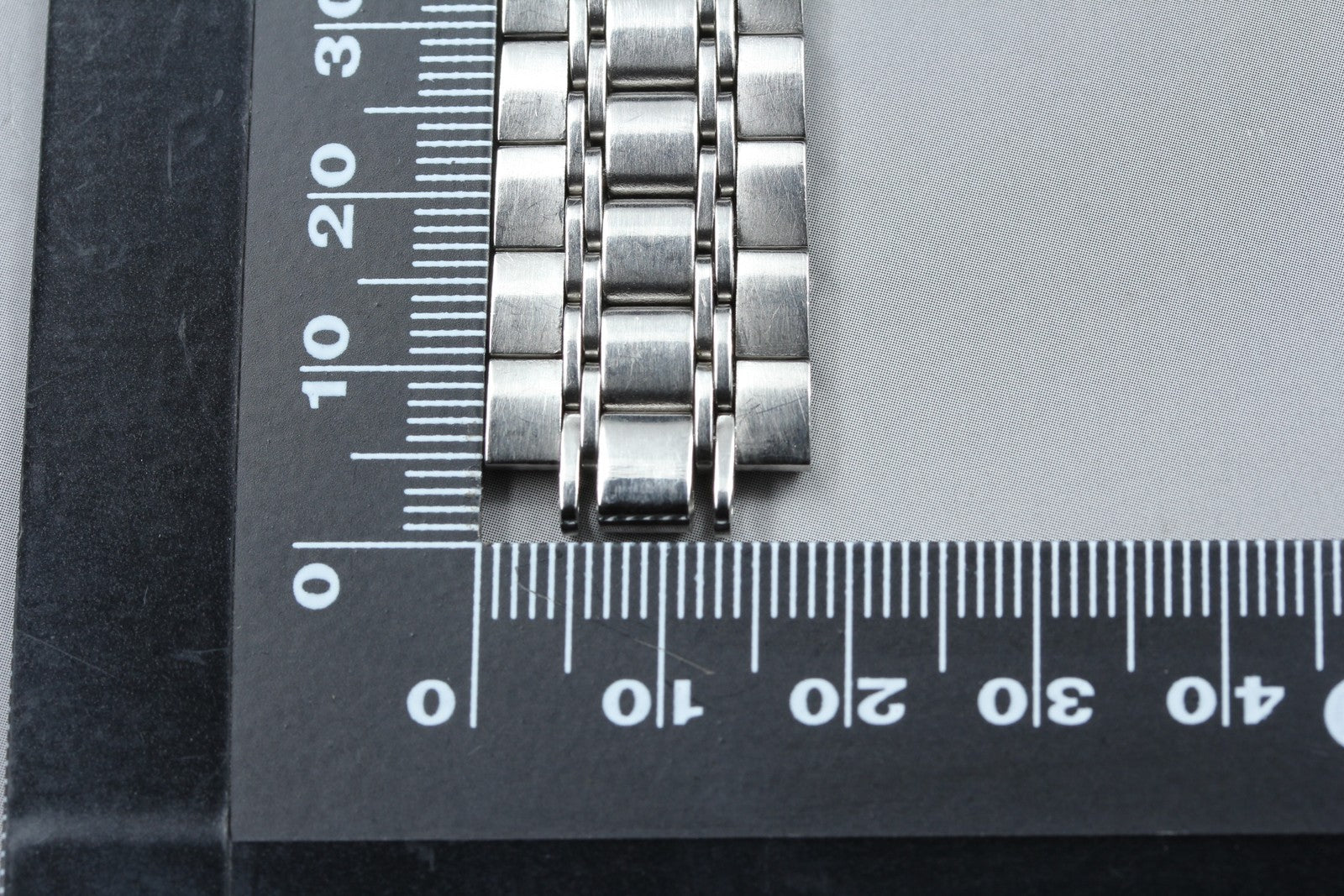 Near MINT OMEGA Bracelet FF041/2030 18mm Stainless Steel Silver Men's Vintage