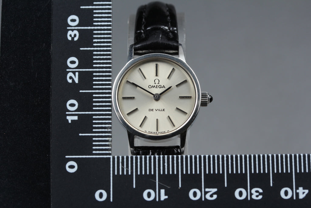 1977 Near MINT OMEGA De Ville 20mm 511.0371 Manual Silver Dial Women's Vintage